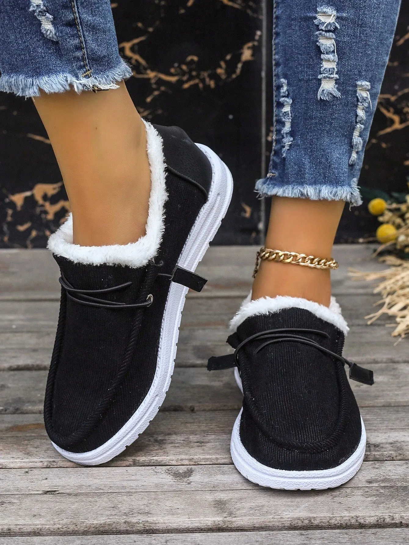 Ladies' Brown Corduroy Material Lace-up Flat Outdoor Casual Shoes With Plush Lining